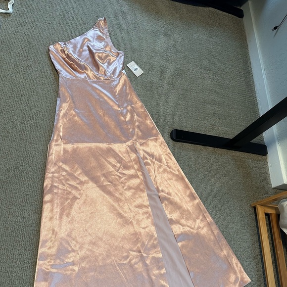 Birdy Grey Kira Satin Bridesmaid Dress - Rose Gold - Size Small - Picture 2 of 4